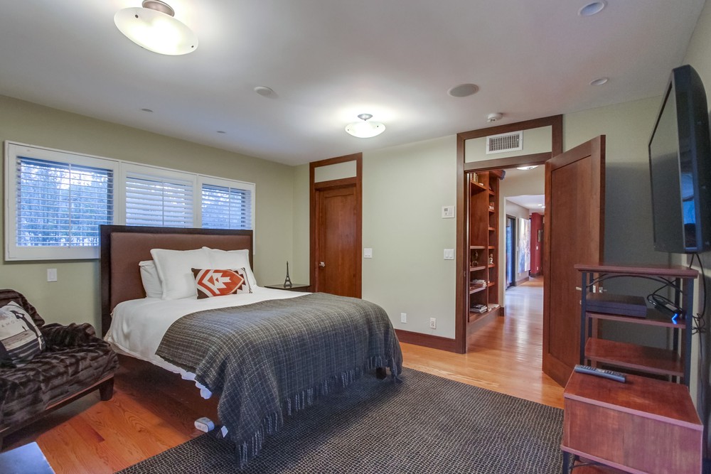 Virtual tour photo 82 of 145 for 1423 Savoy Cir