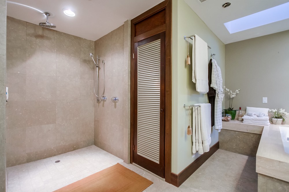 Virtual tour photo 88 of 145 for 1423 Savoy Cir