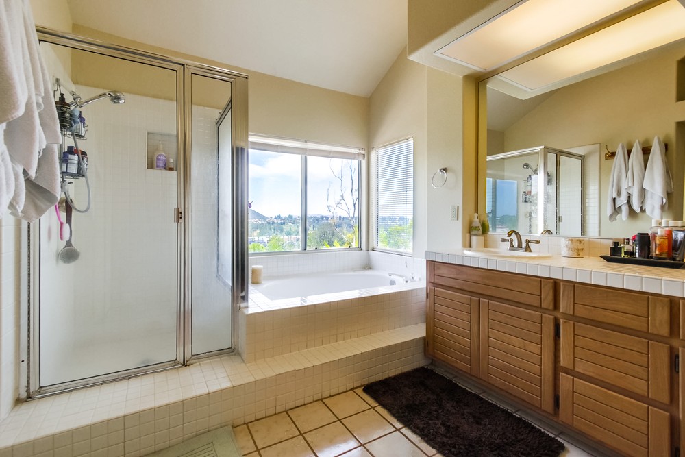 Virtual tour photo 33 of 57 for 14320 Seabridge Ln