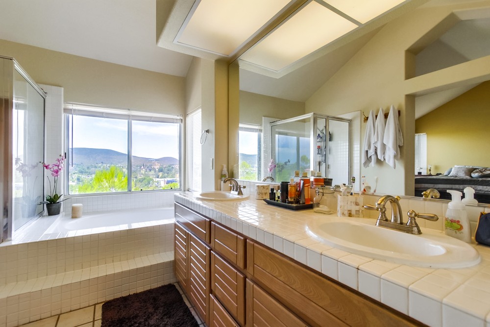Virtual tour photo 34 of 57 for 14320 Seabridge Ln