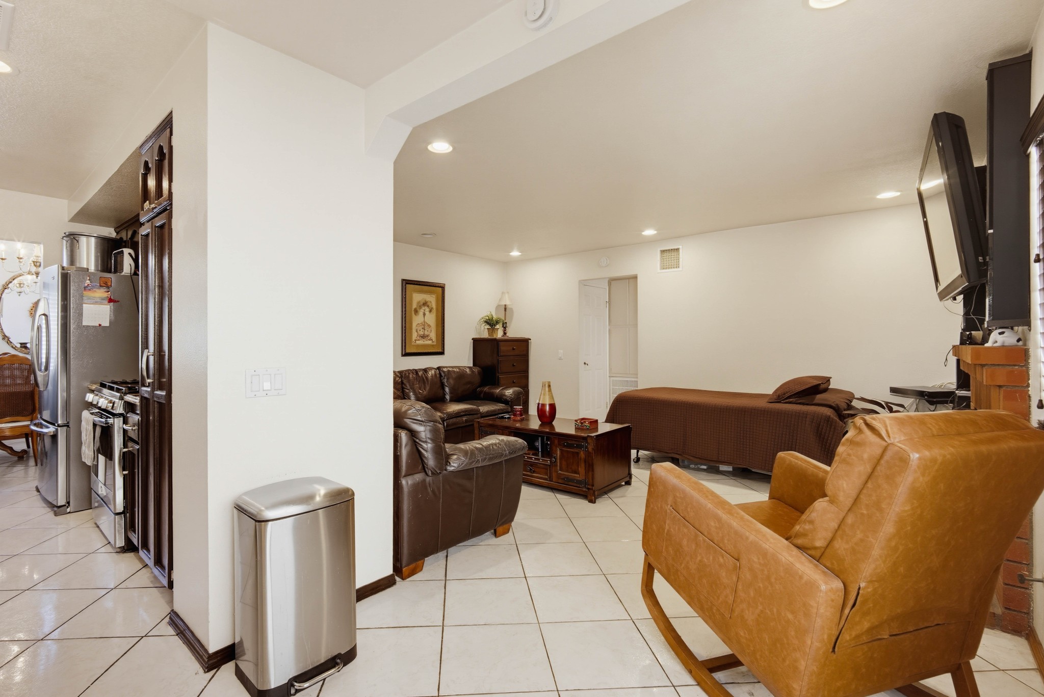 Virtual tour photo 14 of 51 for 14345 Village View Ln