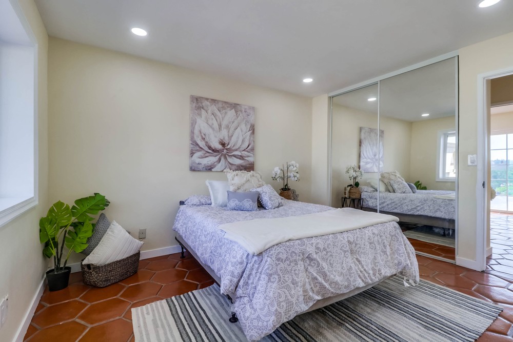 Virtual tour photo 25 of 45 for 1435 Ava St