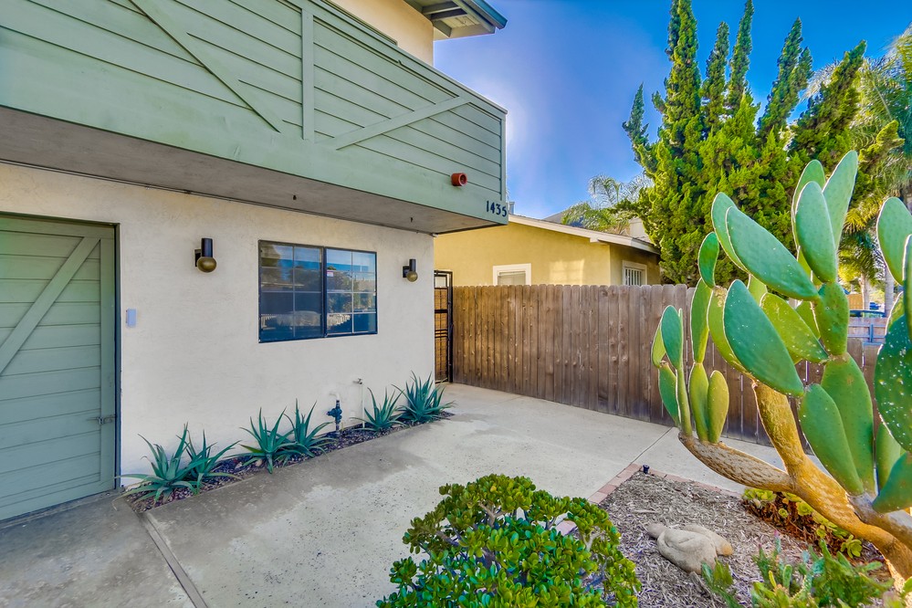 Virtual tour photo 6 of 51 for 1435 Essex St #4