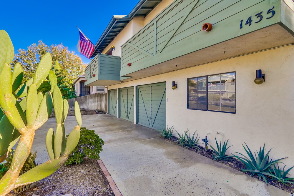 Virtual tour photo 7 of 51 for 1435 Essex St #4