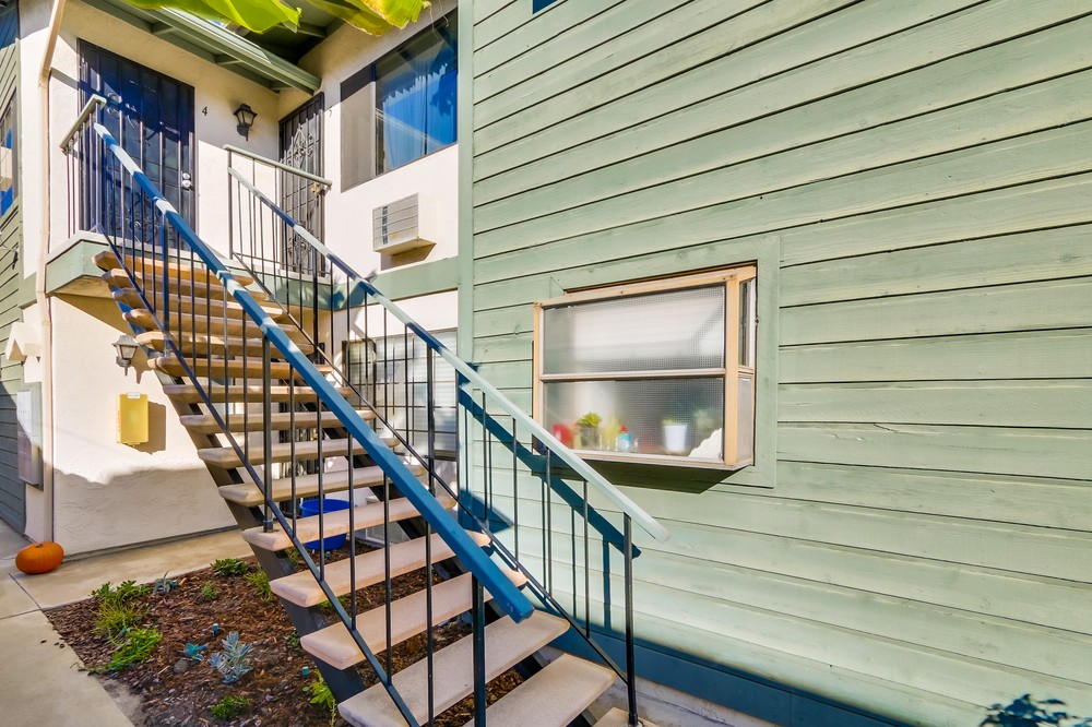 Virtual tour photo 9 of 51 for 1435 Essex St #4