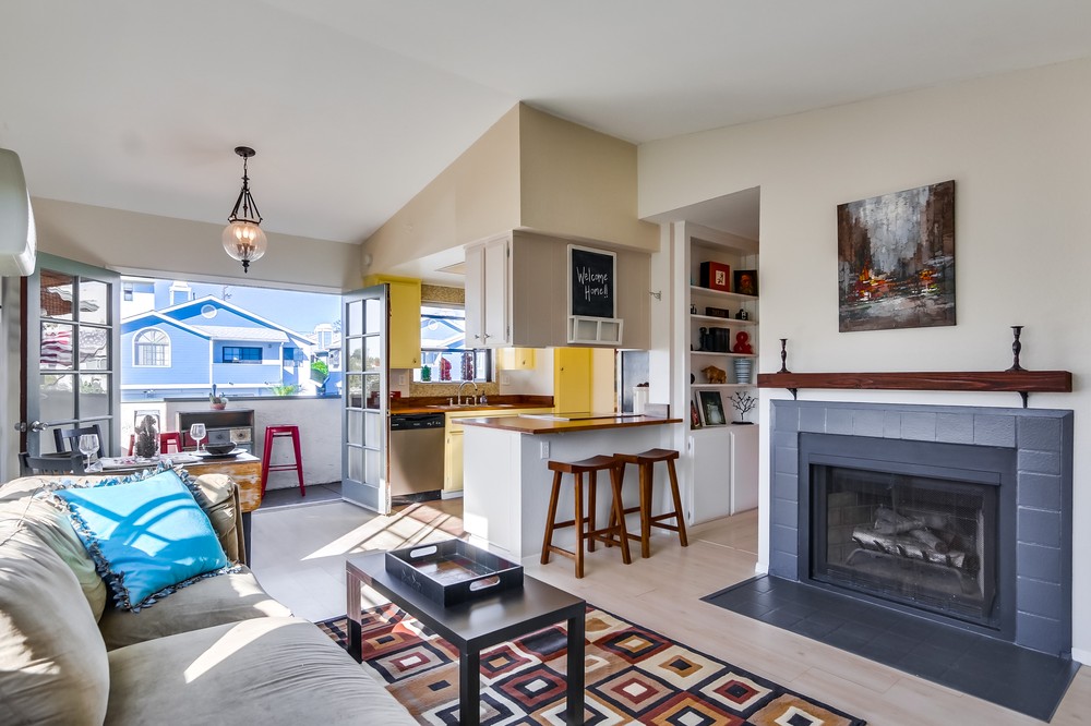 Virtual tour photo 10 of 51 for 1435 Essex St #4
