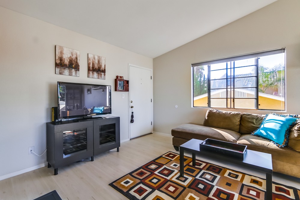 Virtual tour photo 13 of 51 for 1435 Essex St #4