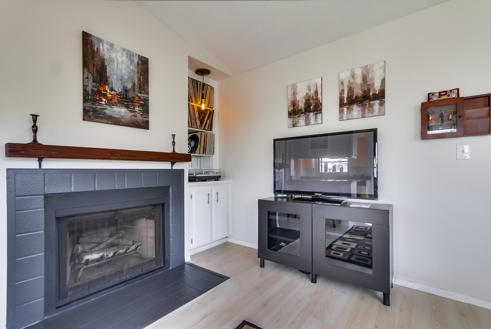 Virtual tour photo 15 of 51 for 1435 Essex St #4