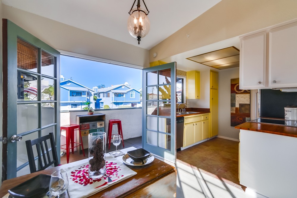Virtual tour photo 16 of 51 for 1435 Essex St #4