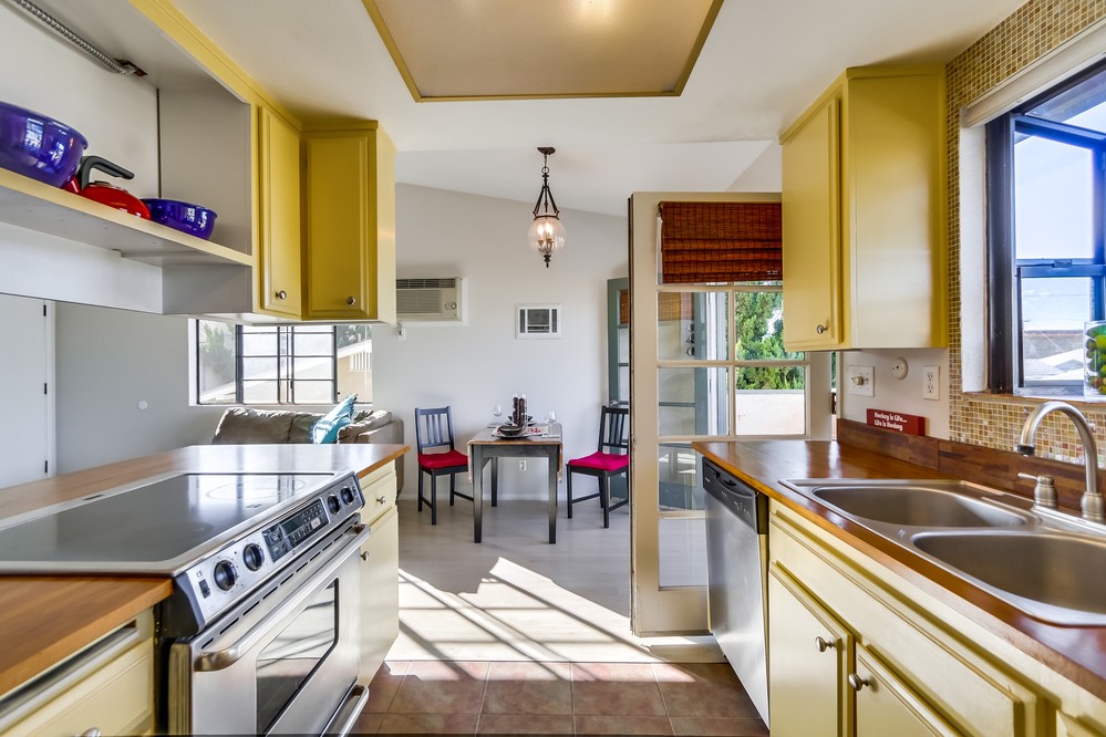 Virtual tour photo 25 of 51 for 1435 Essex St #4