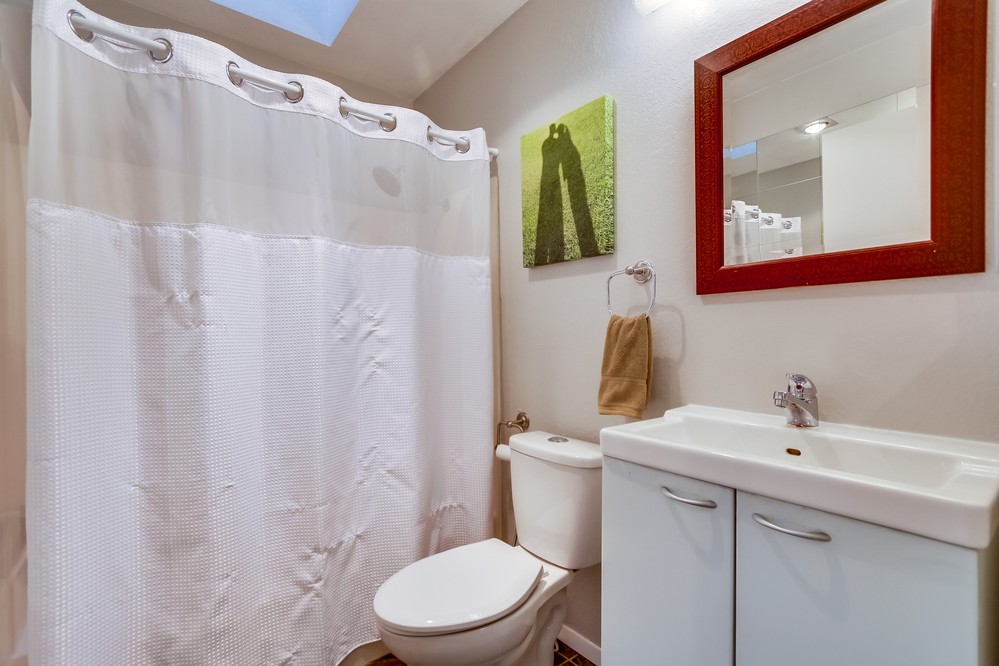 Virtual tour photo 28 of 51 for 1435 Essex St #4