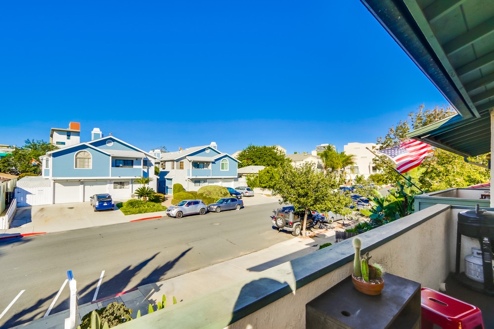 Virtual tour photo 34 of 51 for 1435 Essex St #4