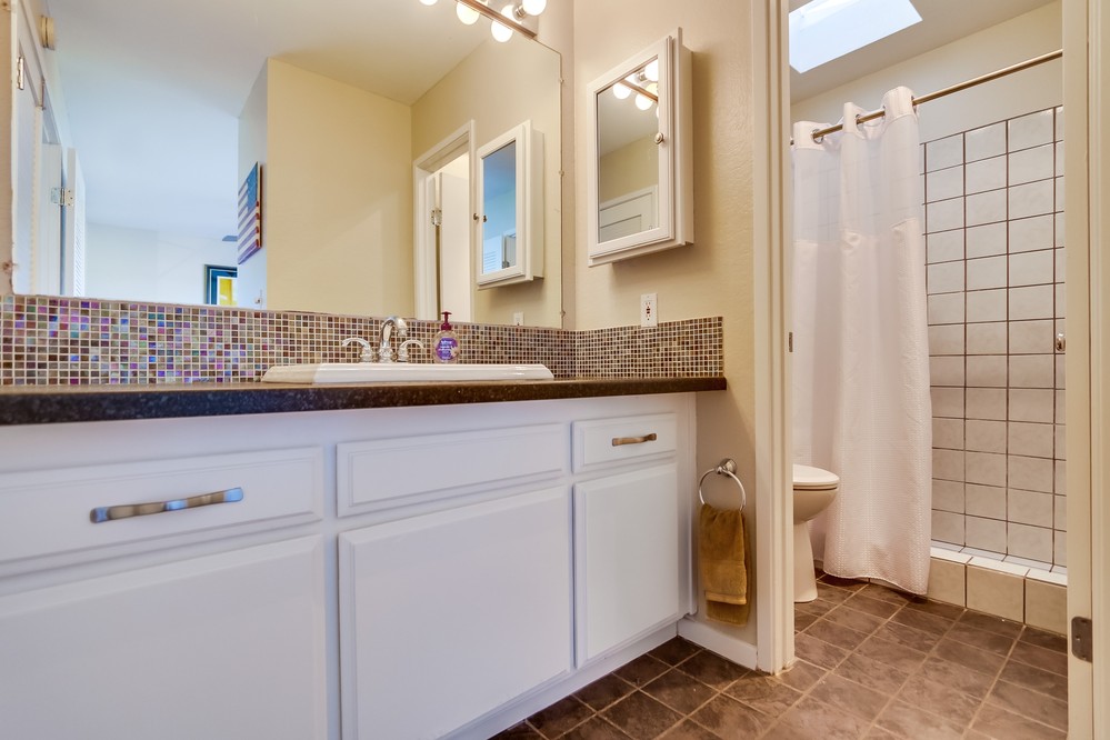 Virtual tour photo 39 of 51 for 1435 Essex St #4