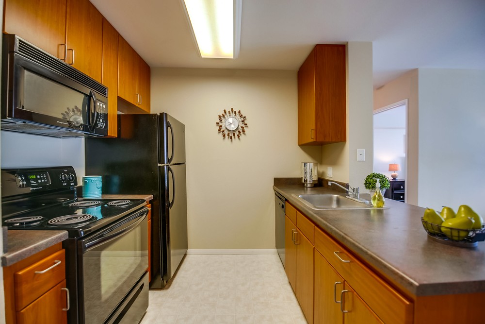 Virtual tour photo 10 of 37 for 1435 India St #406