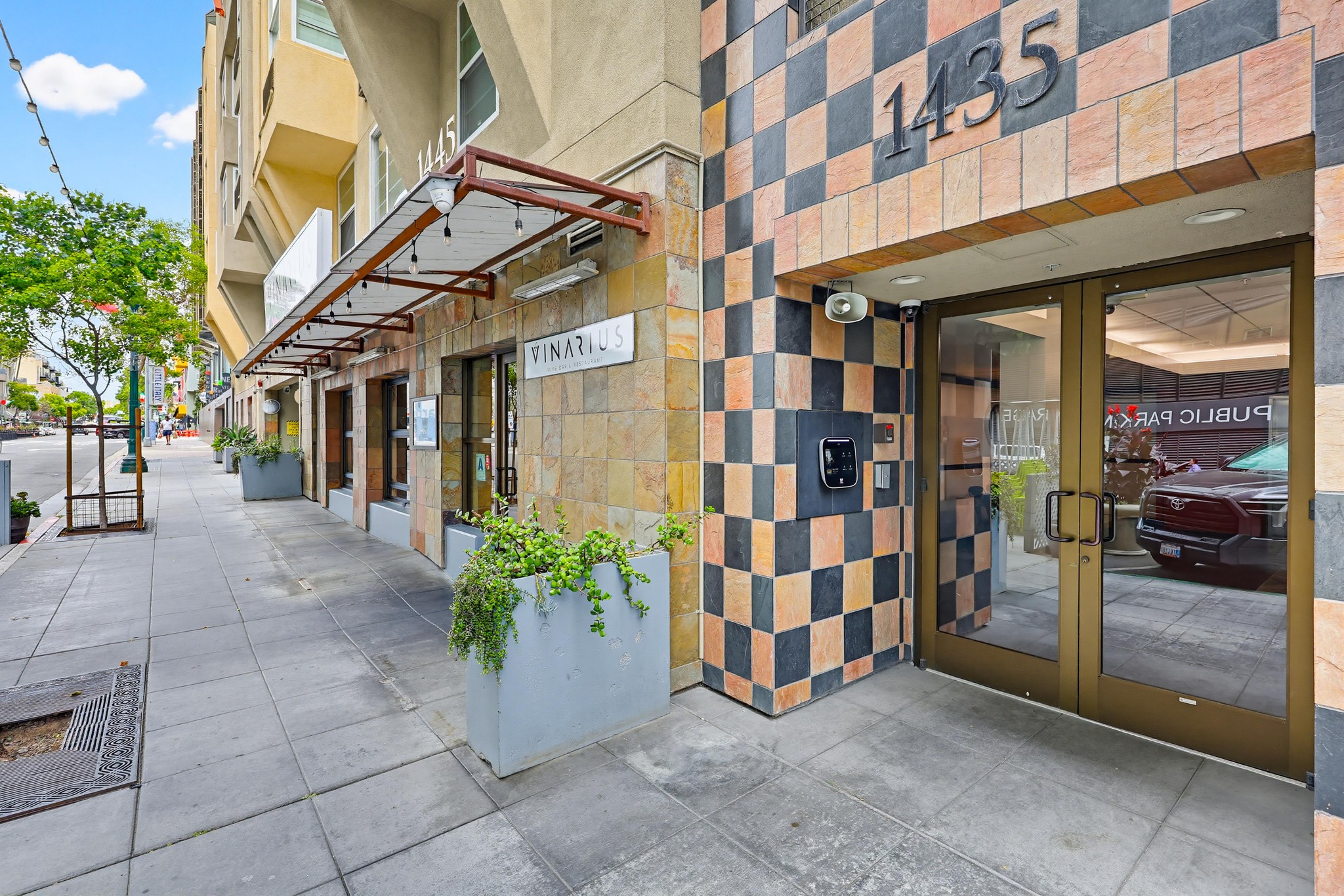 Virtual tour photo 58 of 67 for 1435 India St UNIT 406