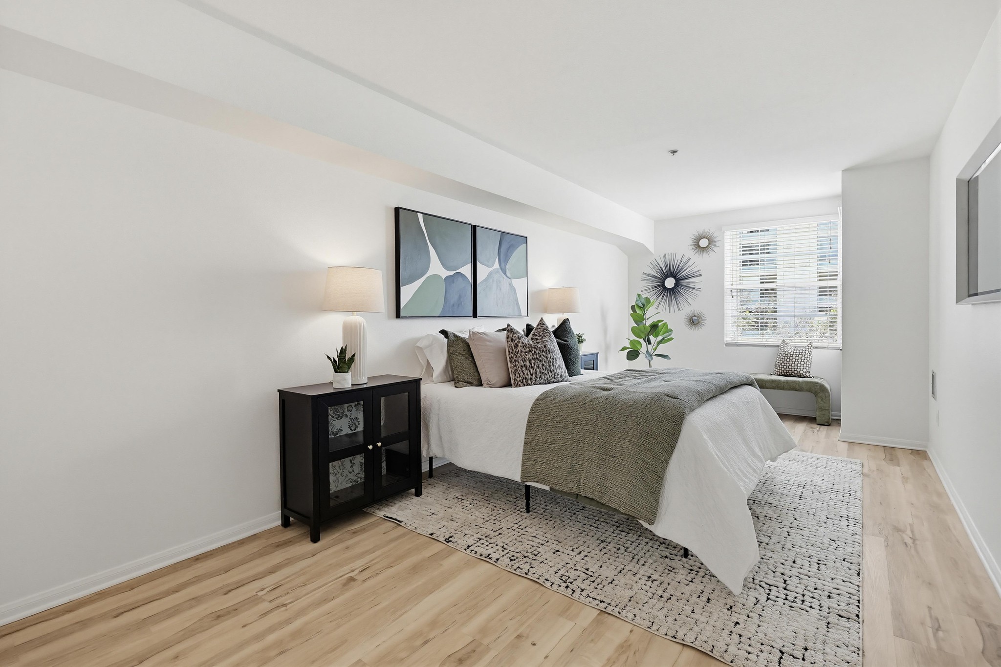 Virtual tour photo 25 of 67 for 1435 India St UNIT 406