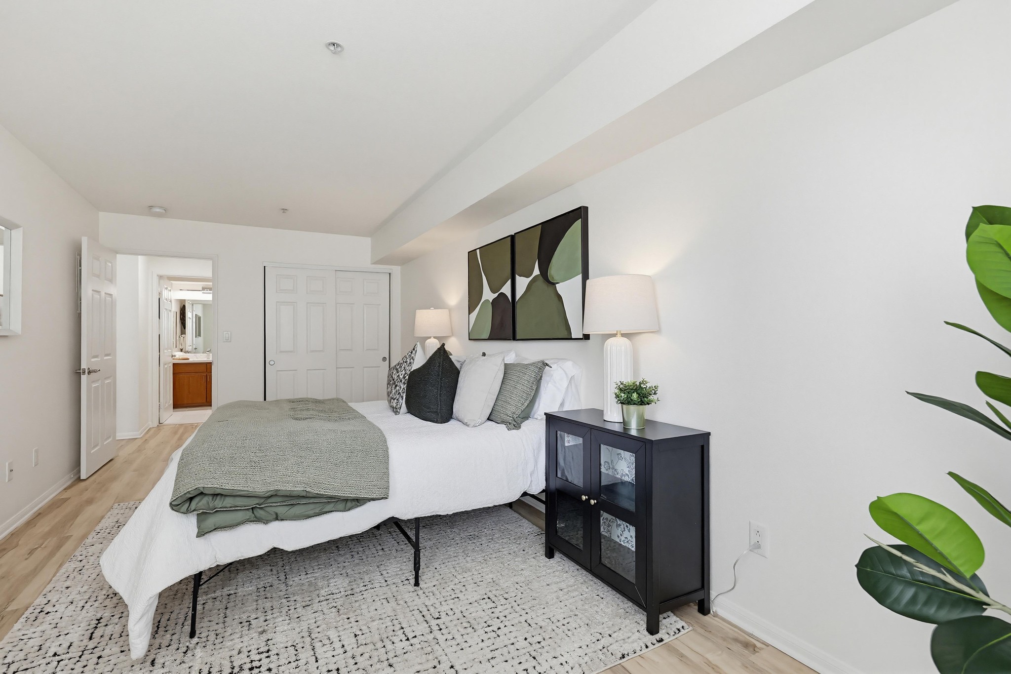 Virtual tour photo 28 of 67 for 1435 India St UNIT 406