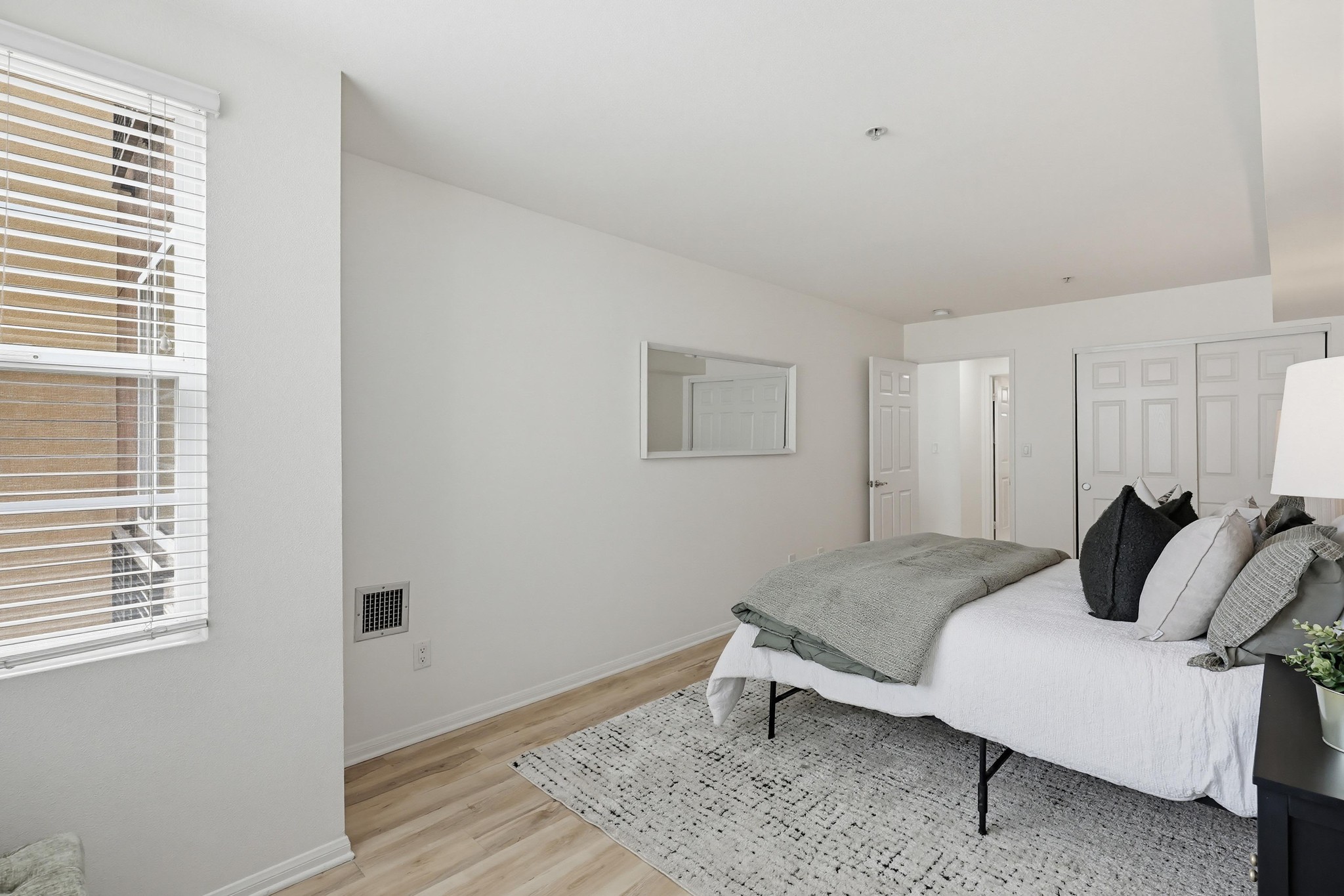 Virtual tour photo 29 of 67 for 1435 India St UNIT 406