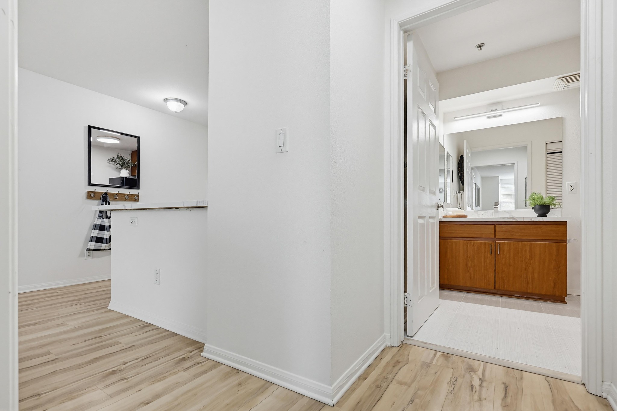 Virtual tour photo 31 of 67 for 1435 India St UNIT 406