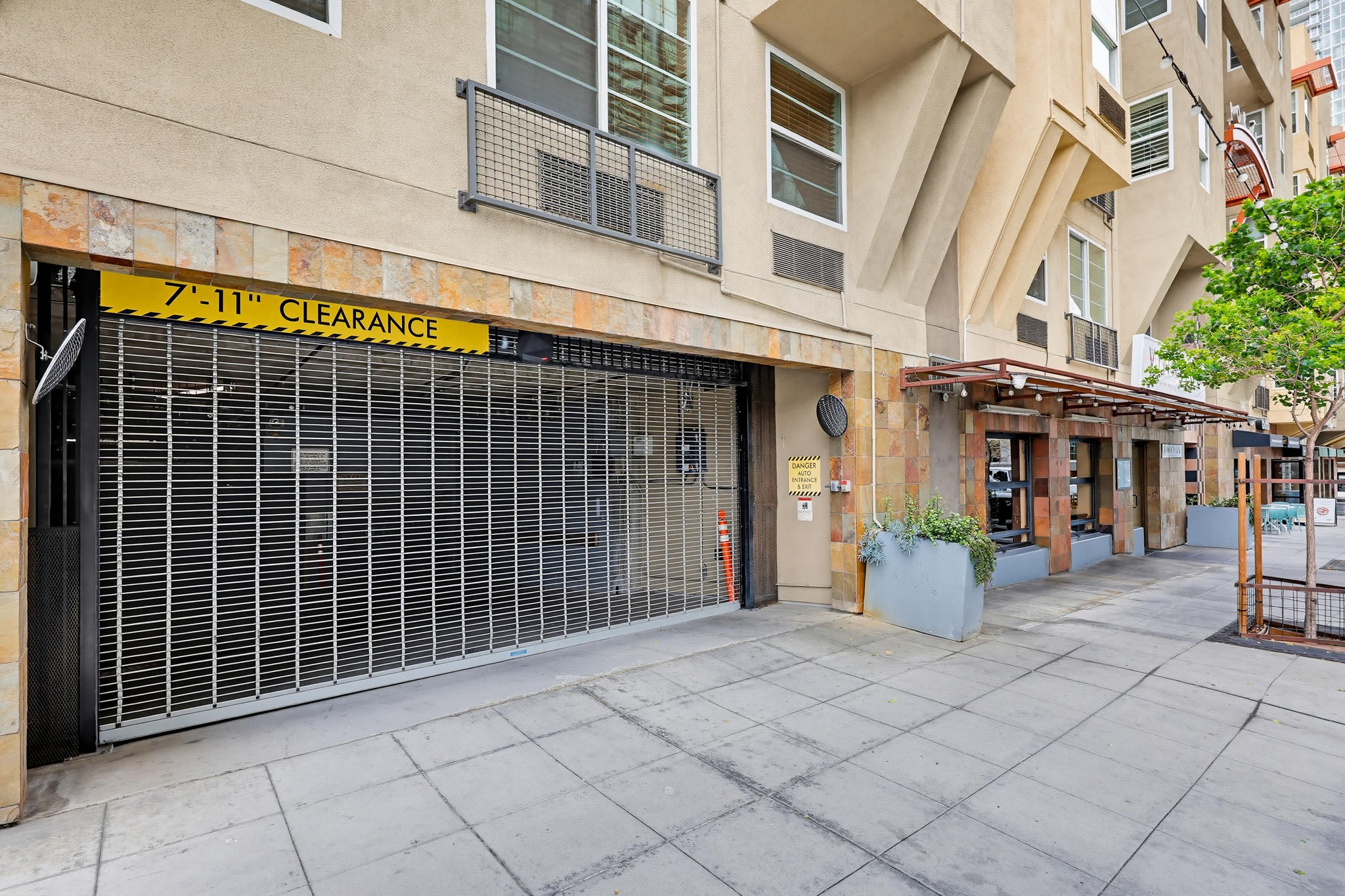 Virtual tour photo 48 of 67 for 1435 India St UNIT 406