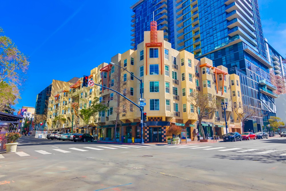Virtual tour photo 1 of 30 for 1435 India St