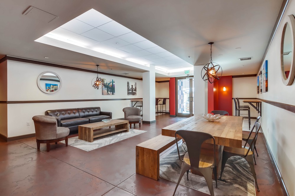 Virtual tour photo 10 of 30 for 1435 India St