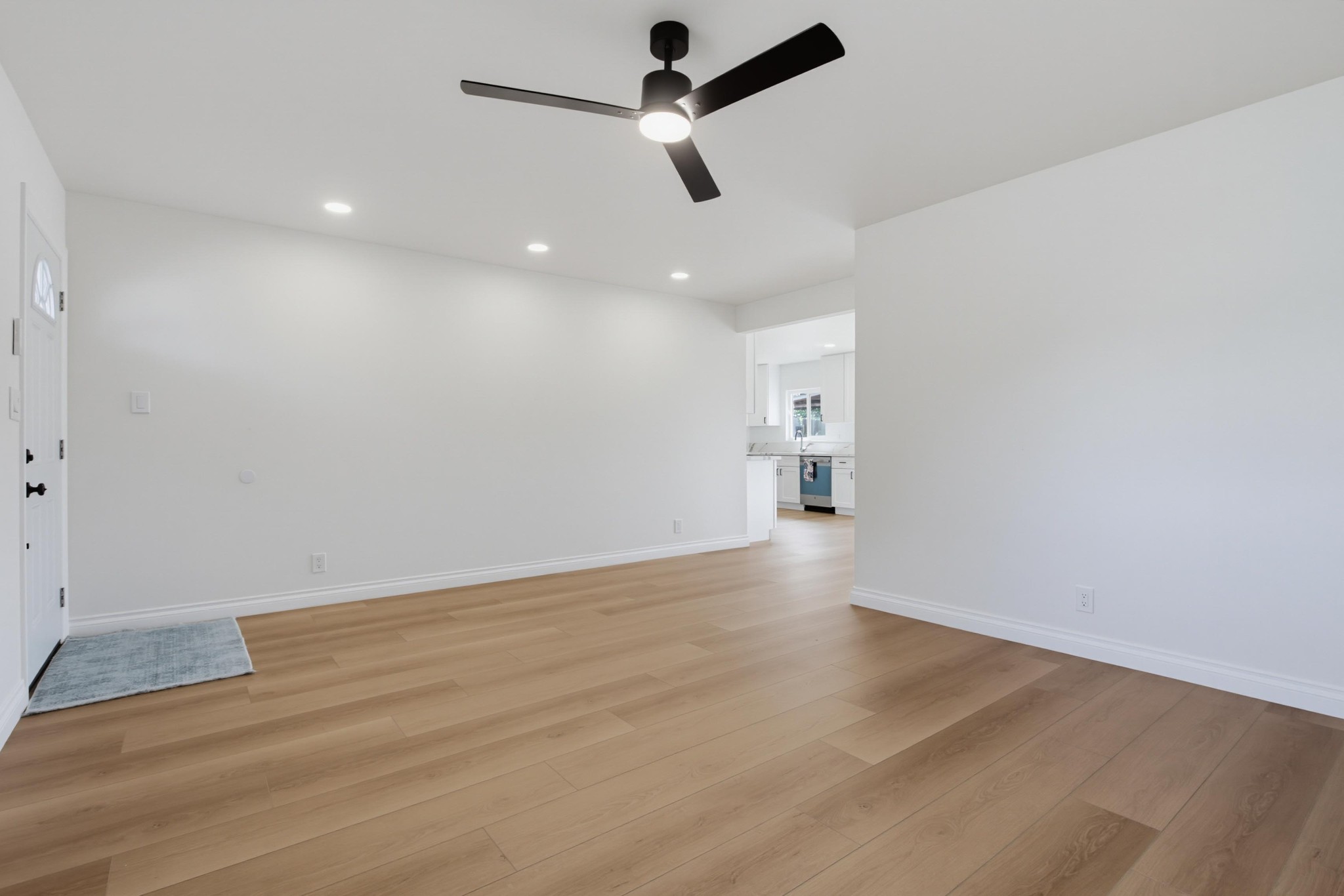 Virtual tour photo 9 of 41 for 1439 E Mission Ave