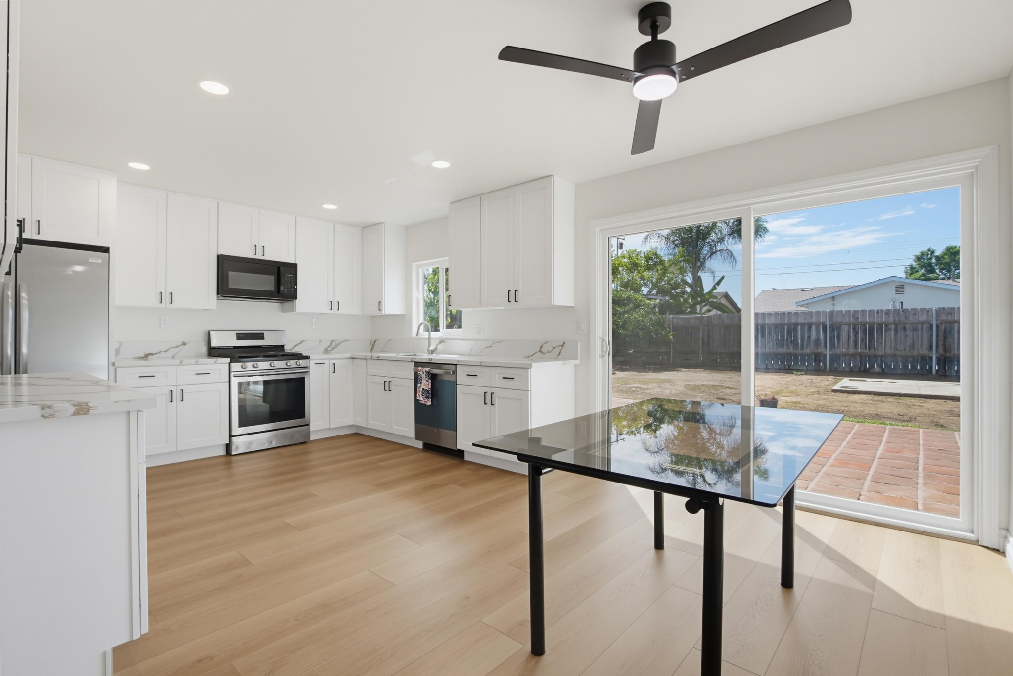 Virtual tour photo 12 of 41 for 1439 E Mission Ave
