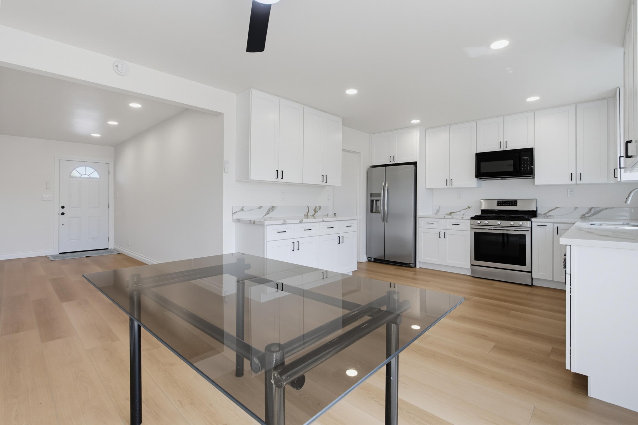 Virtual tour photo 14 of 41 for 1439 E Mission Ave