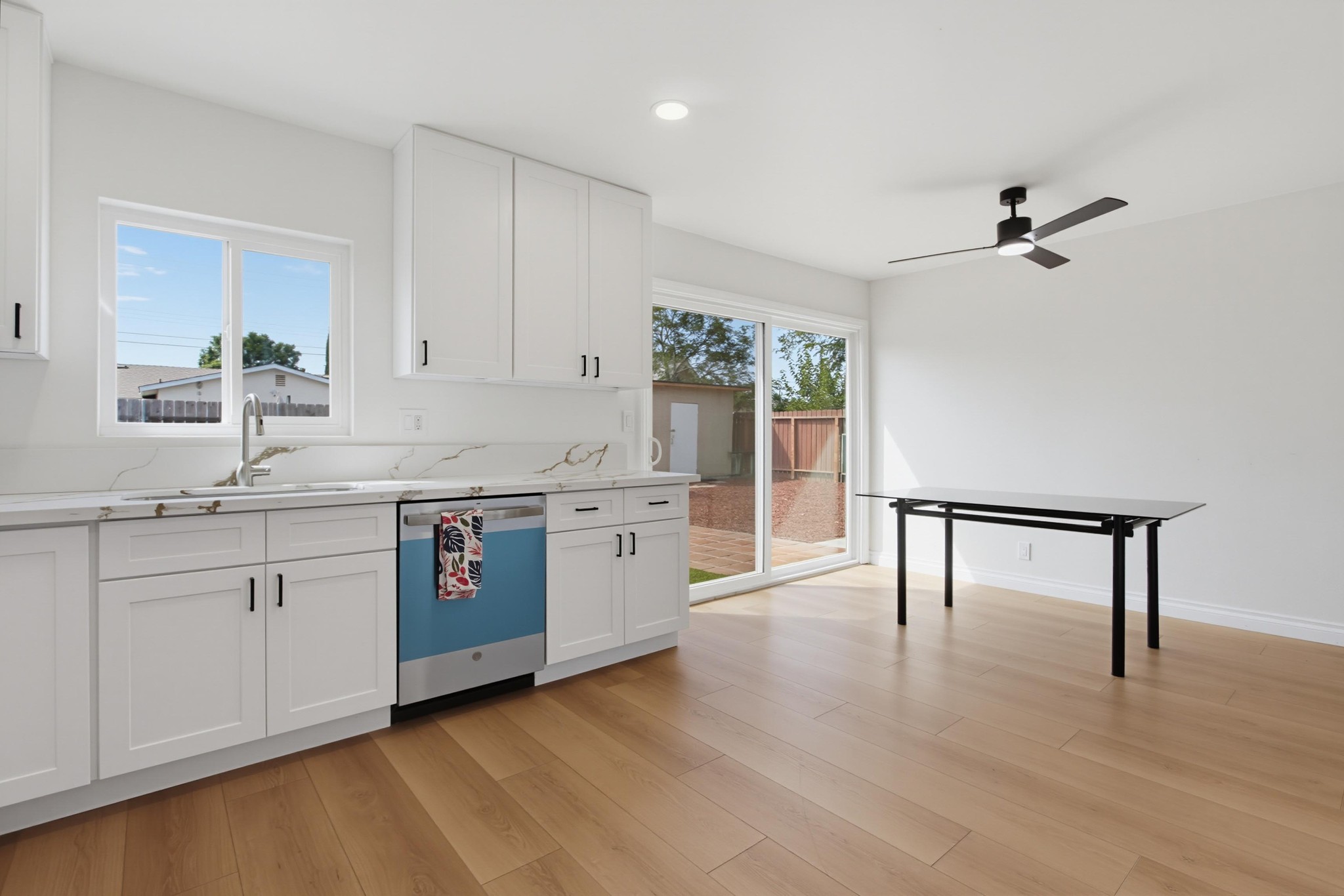 Virtual tour photo 15 of 41 for 1439 E Mission Ave