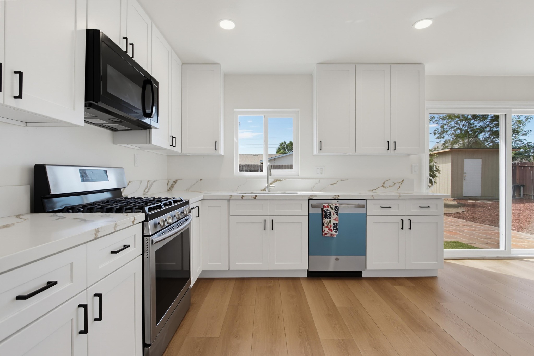 Virtual tour photo 18 of 41 for 1439 E Mission Ave