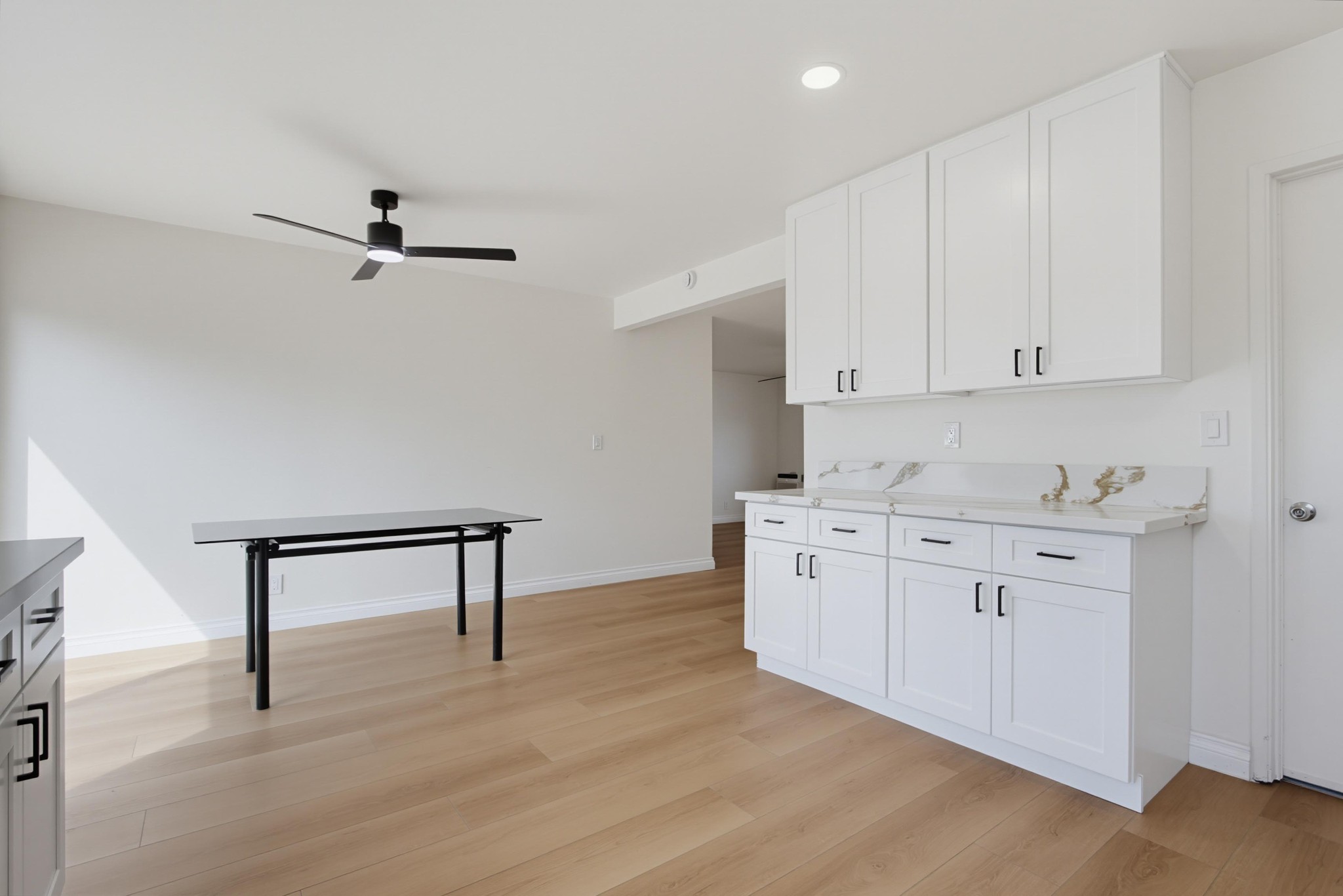 Virtual tour photo 19 of 41 for 1439 E Mission Ave