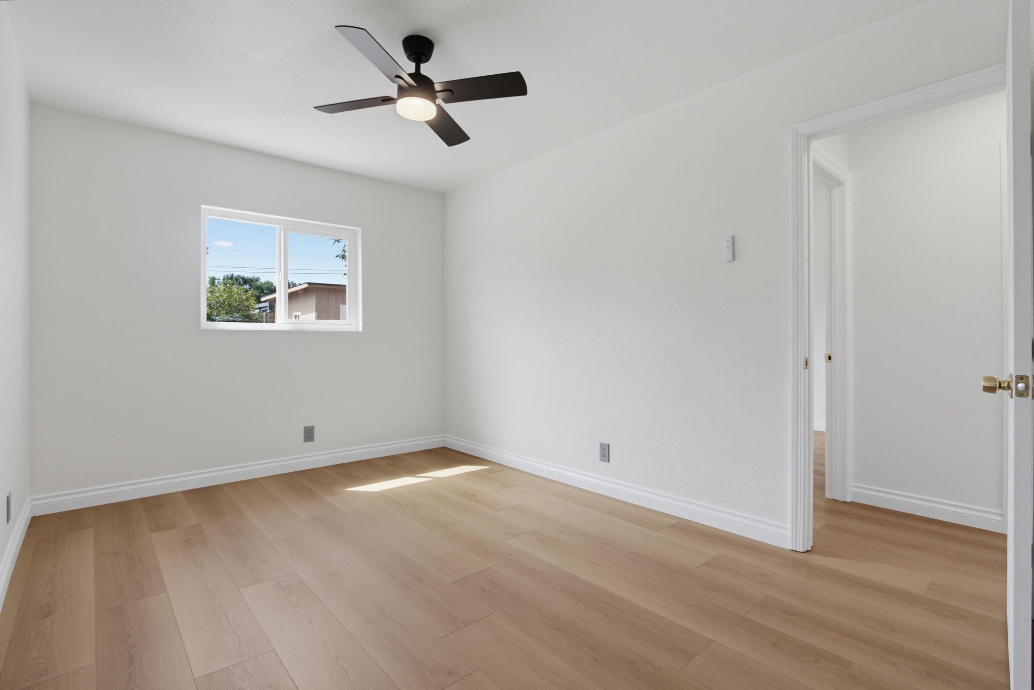 Virtual tour photo 29 of 41 for 1439 E Mission Ave