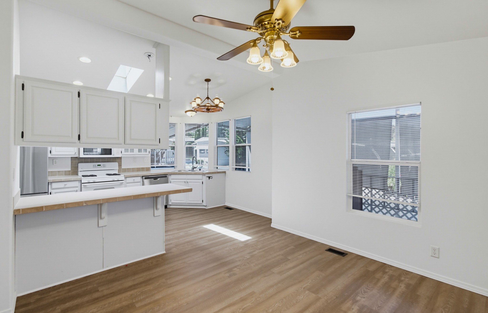 Virtual tour photo 12 of 61 for 1440 S Orange Ave