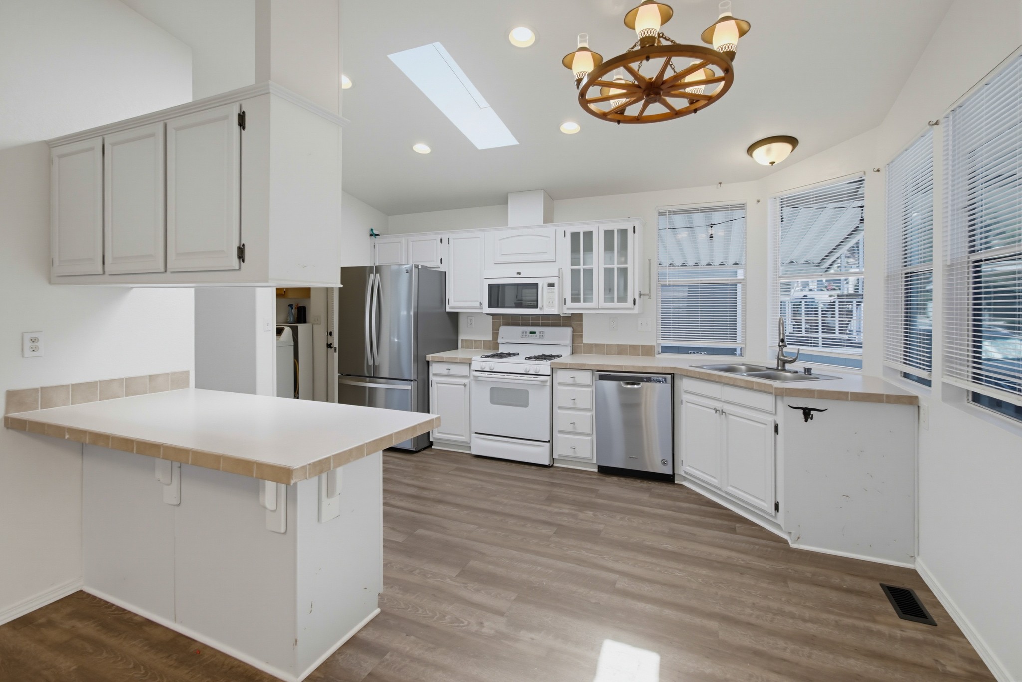 Virtual tour photo 15 of 61 for 1440 S Orange Ave