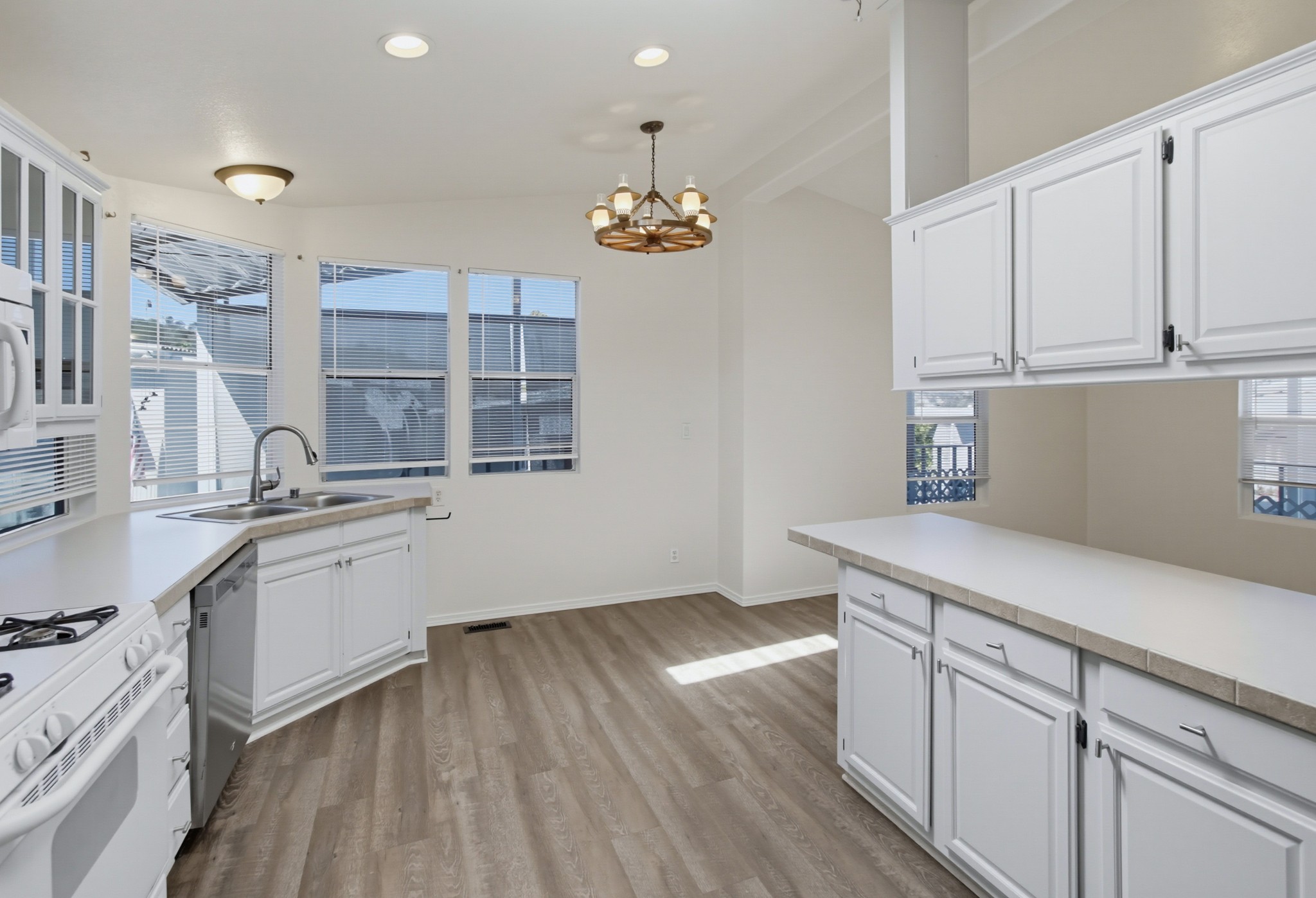 Virtual tour photo 18 of 61 for 1440 S Orange Ave