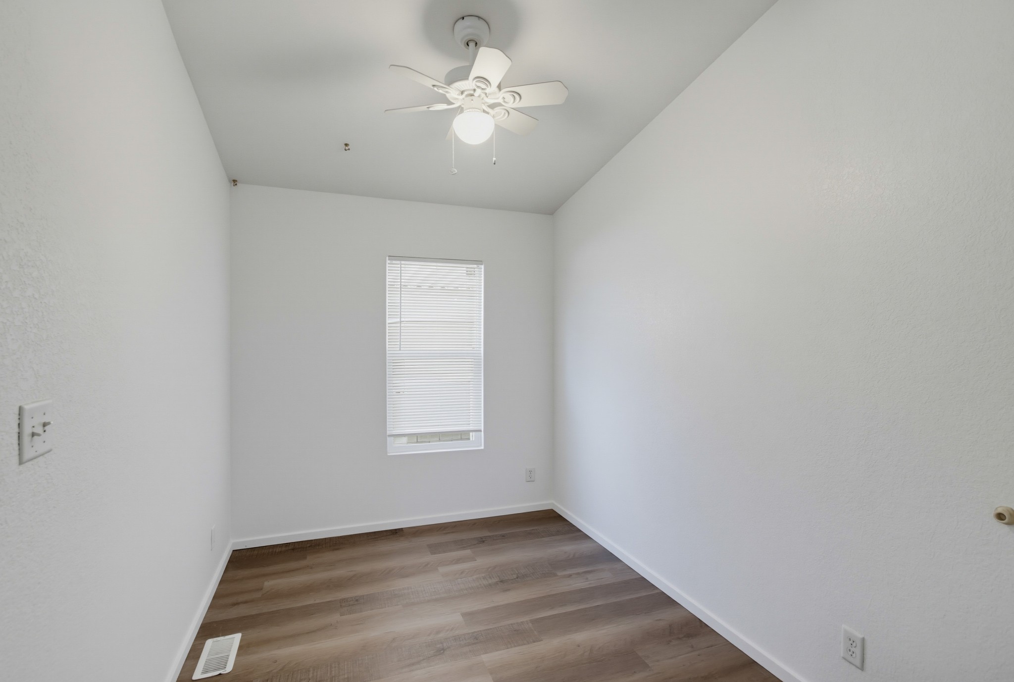 Virtual tour photo 27 of 61 for 1440 S Orange Ave