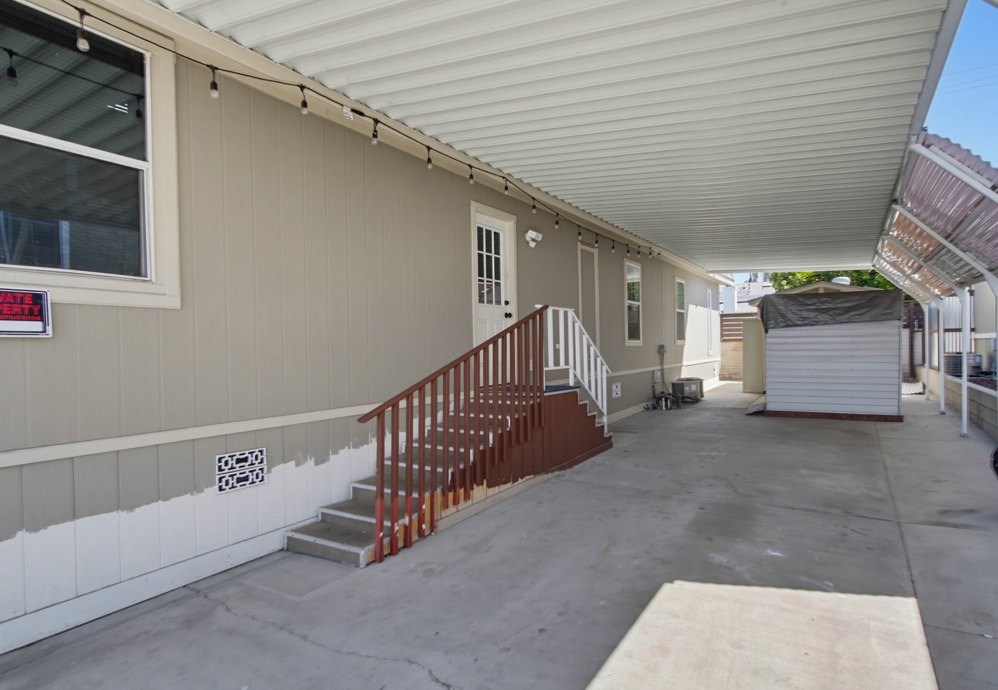 Virtual tour photo 38 of 61 for 1440 S Orange Ave