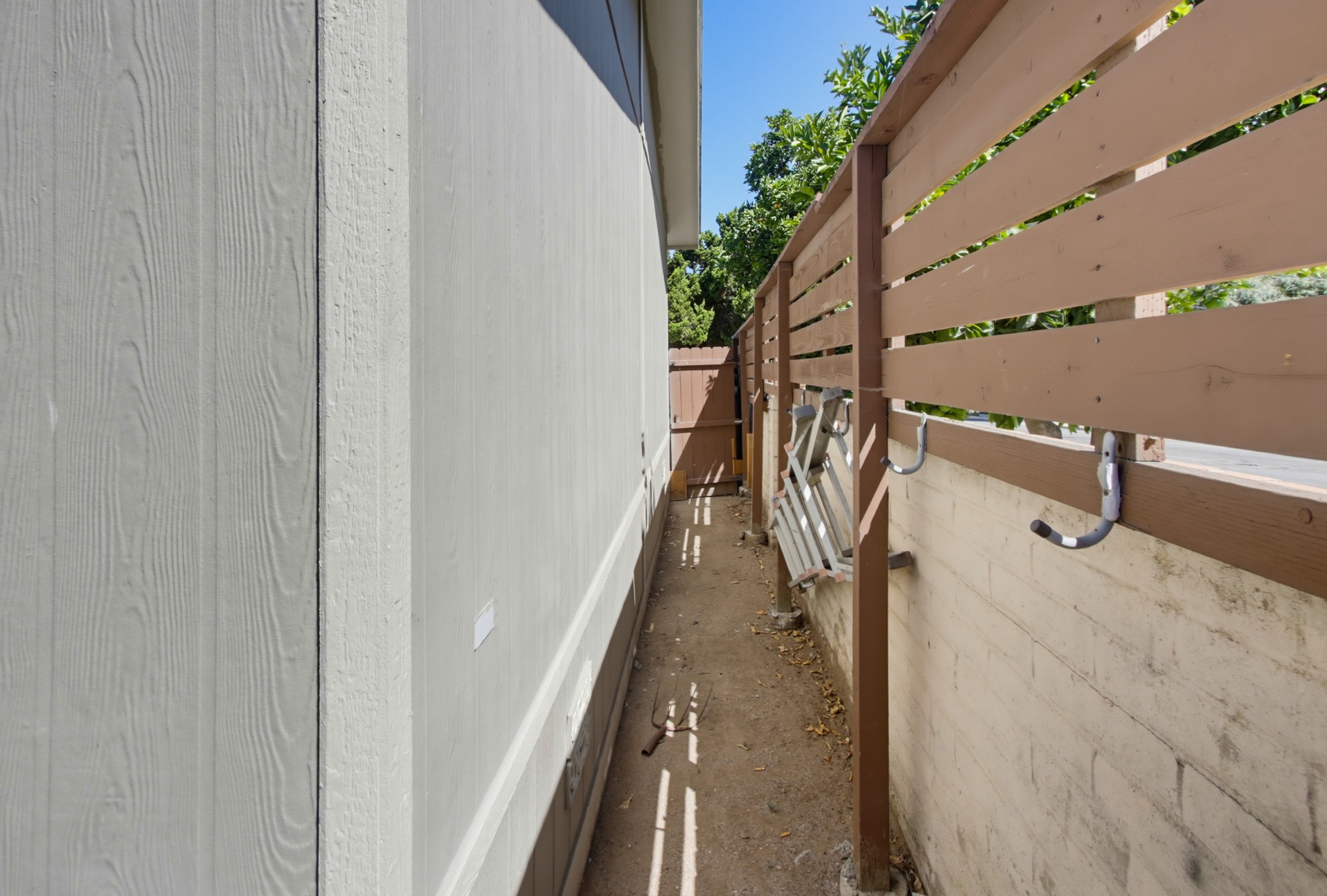 Virtual tour photo 41 of 61 for 1440 S Orange Ave