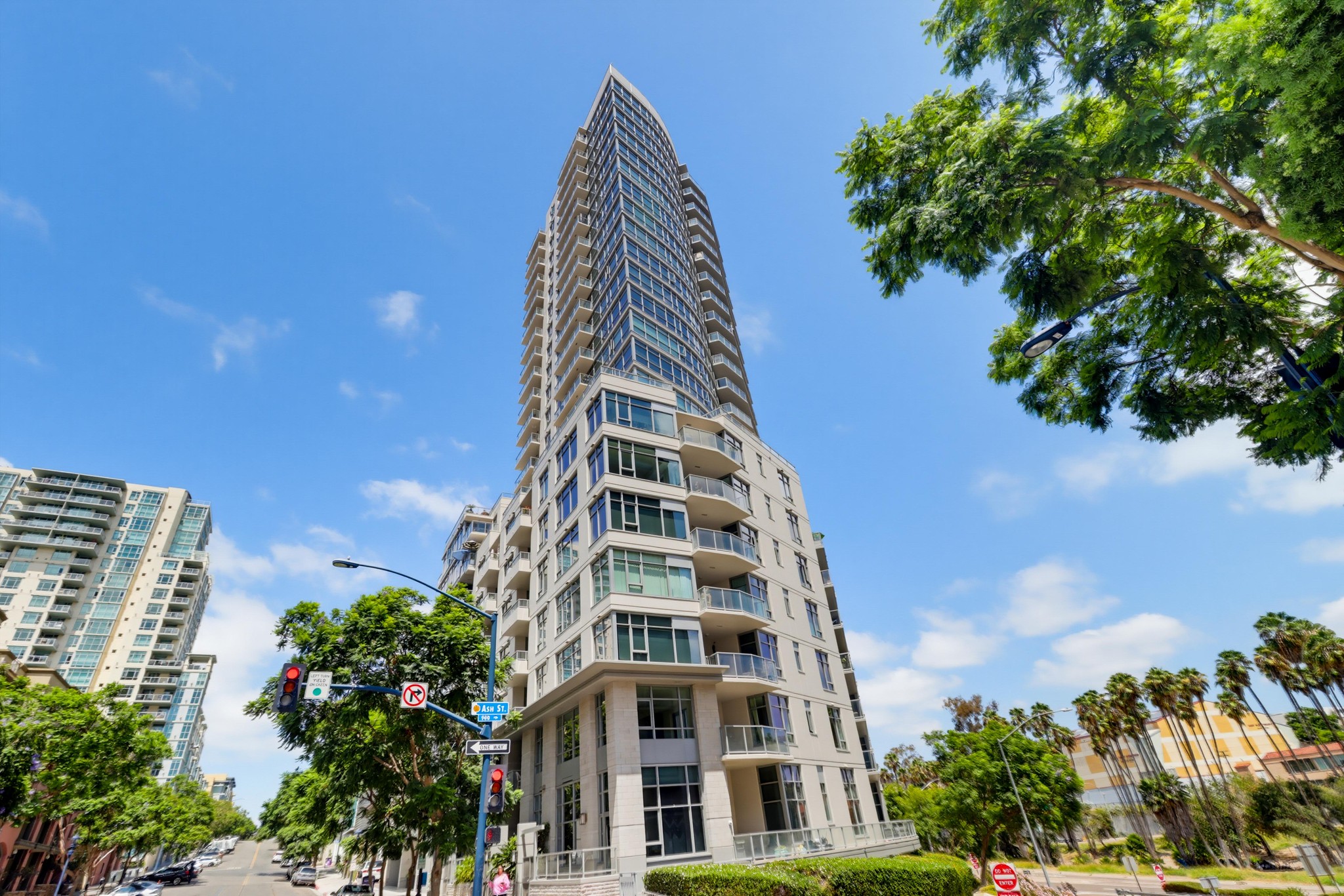 Virtual tour photo 3 of 52 for 1441 Ninth Ave Unit 507