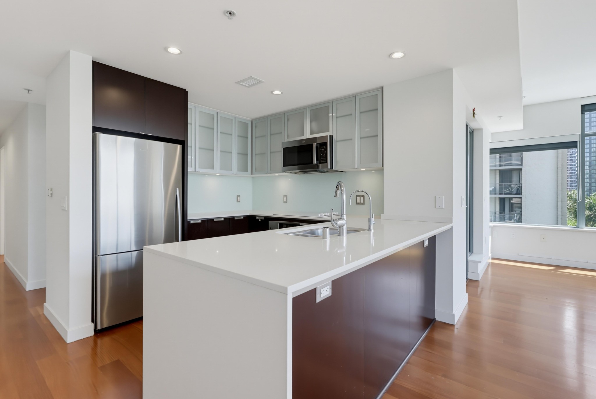 Virtual tour photo 9 of 52 for 1441 Ninth Ave Unit 507