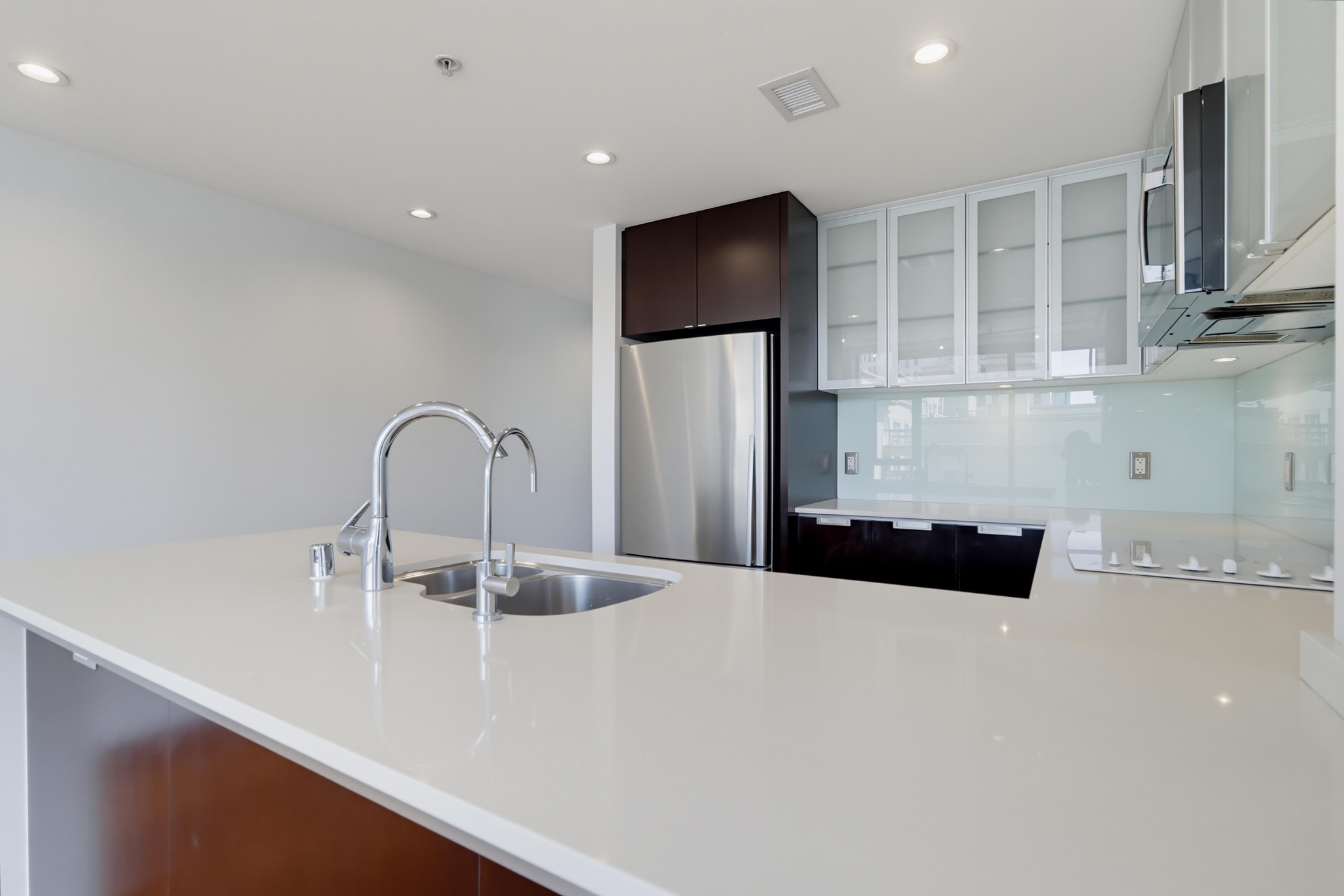 Virtual tour photo 10 of 52 for 1441 Ninth Ave Unit 507