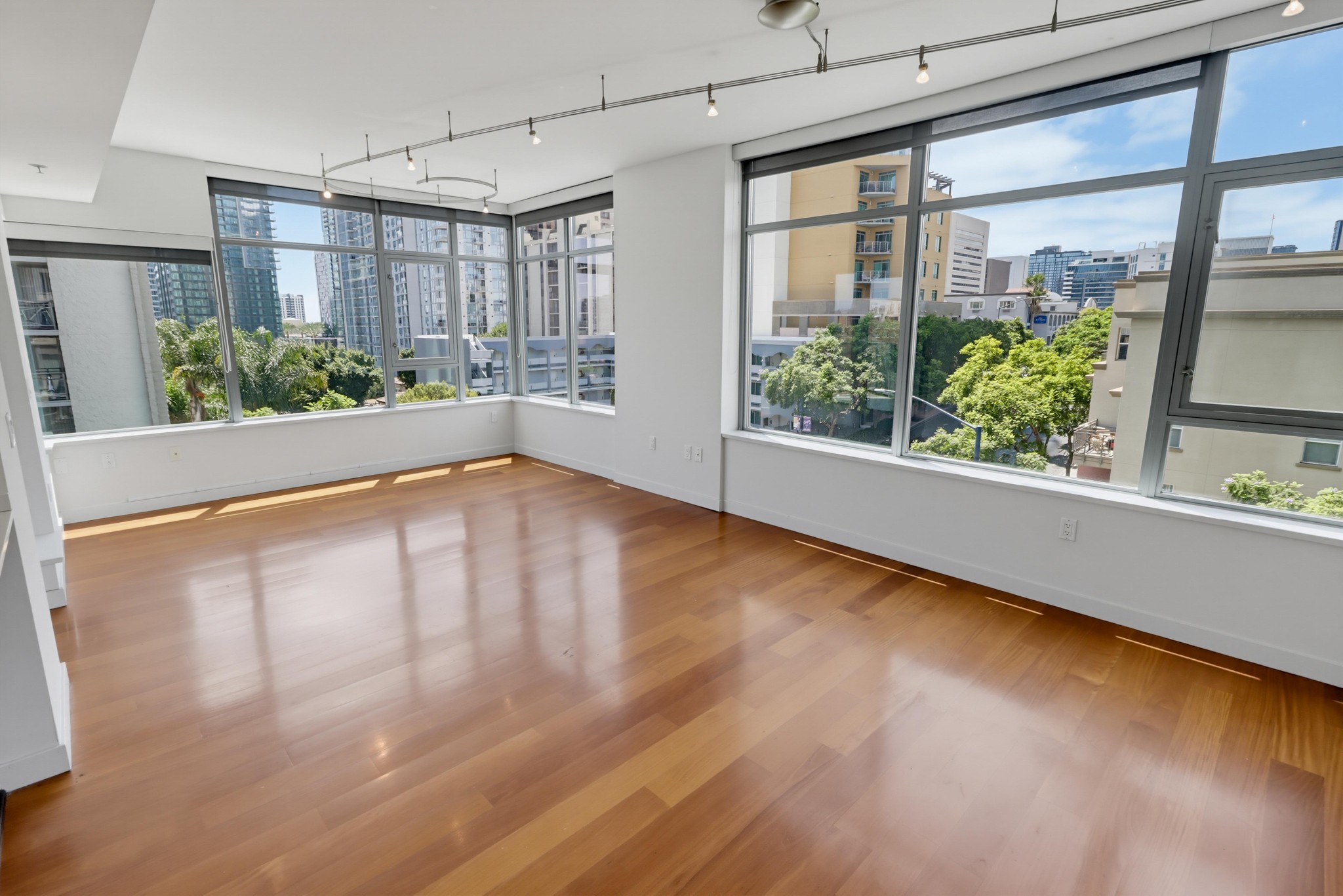 Virtual tour photo 14 of 52 for 1441 Ninth Ave Unit 507