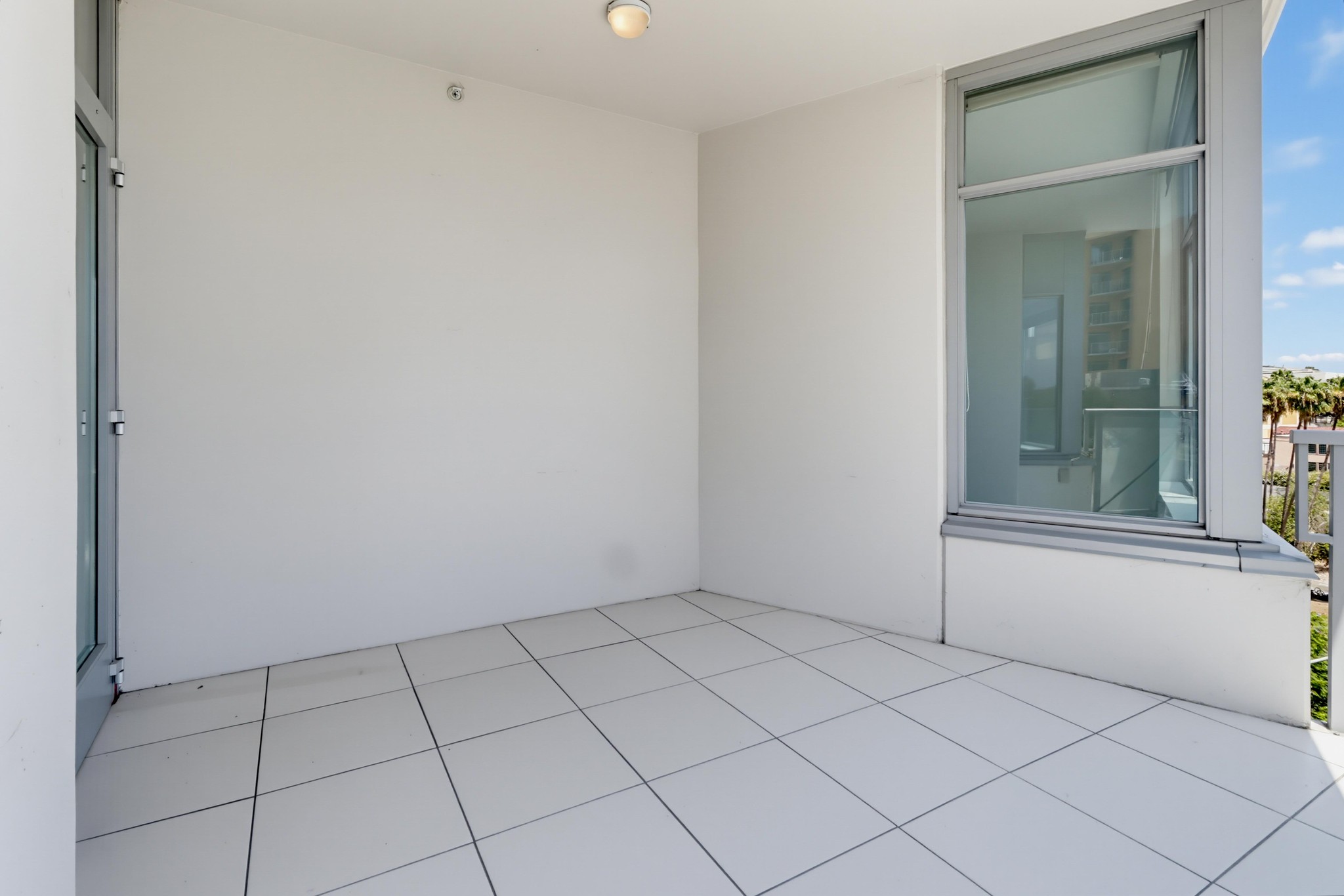 Virtual tour photo 17 of 52 for 1441 Ninth Ave Unit 507