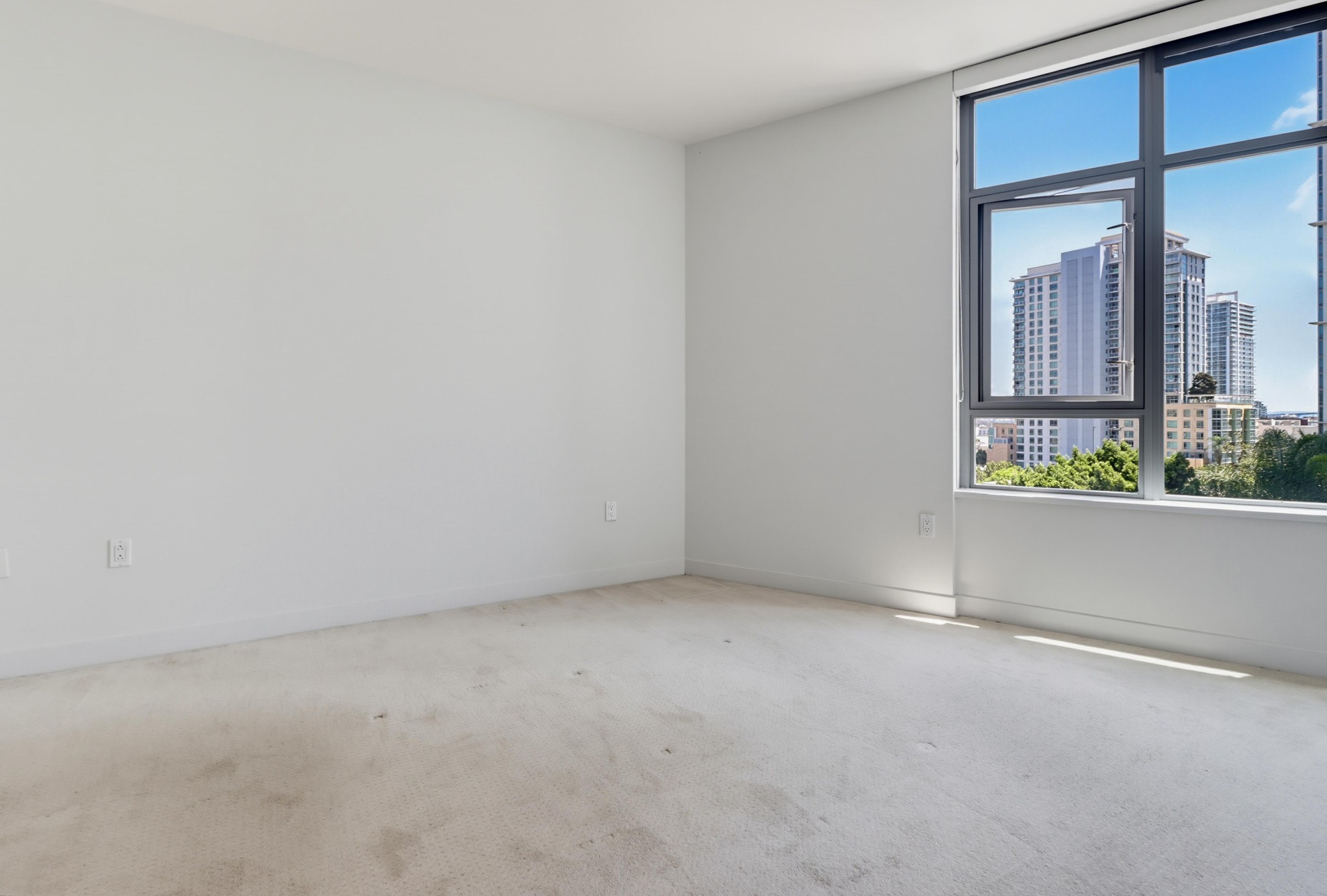 Virtual tour photo 32 of 52 for 1441 Ninth Ave Unit 507