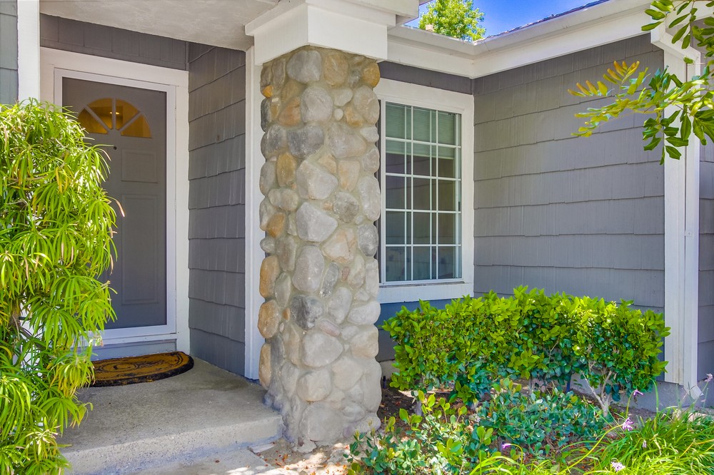 Virtual tour photo 6 of 77 for 14412 North Church Square