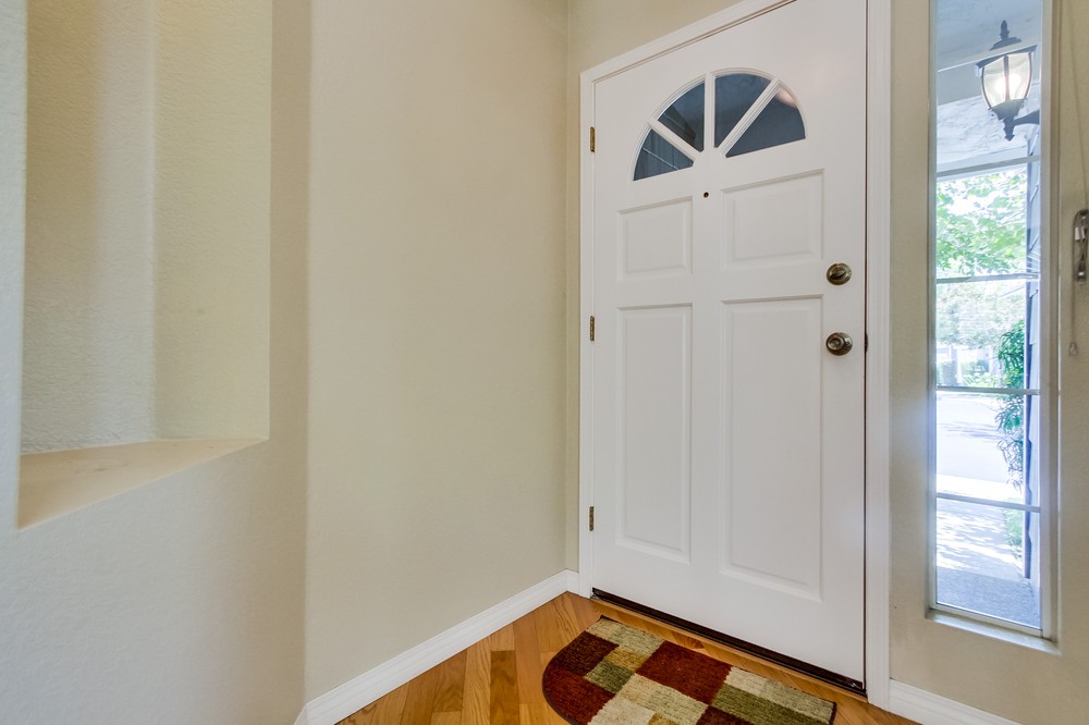 Virtual tour photo 7 of 77 for 14412 North Church Square