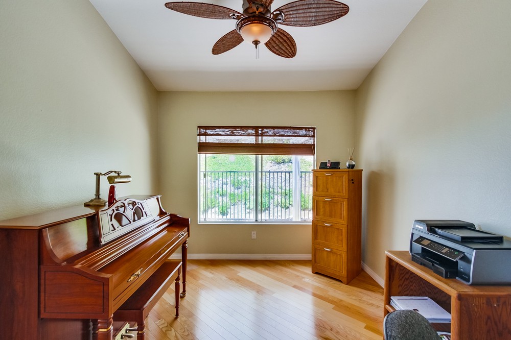 Virtual tour photo 26 of 77 for 14412 North Church Square