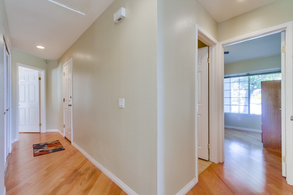 Virtual tour photo 29 of 77 for 14412 North Church Square