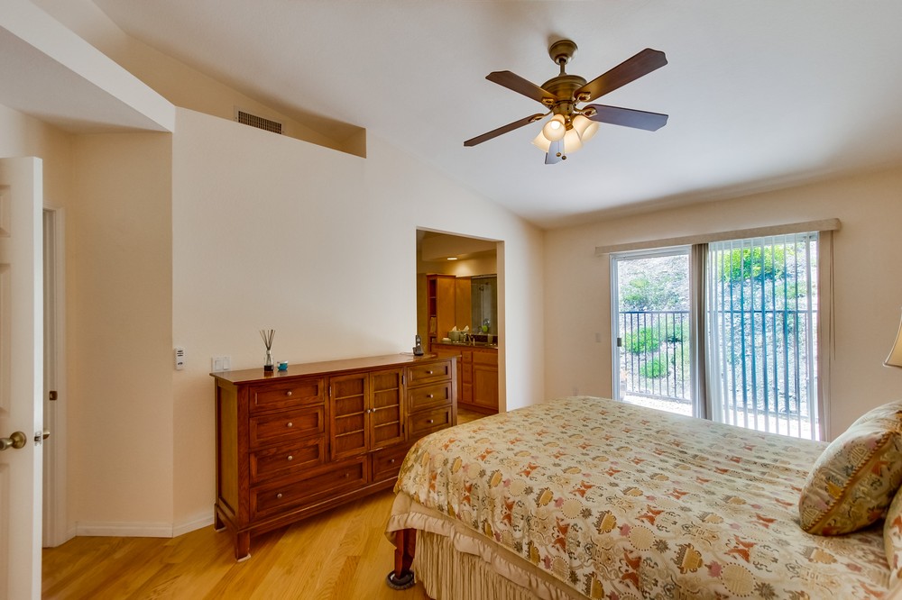 Virtual tour photo 32 of 77 for 14412 North Church Square